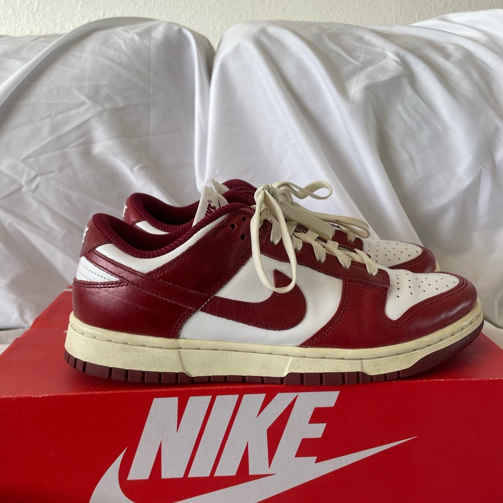 Nike  Dunks Red and White Sneakers